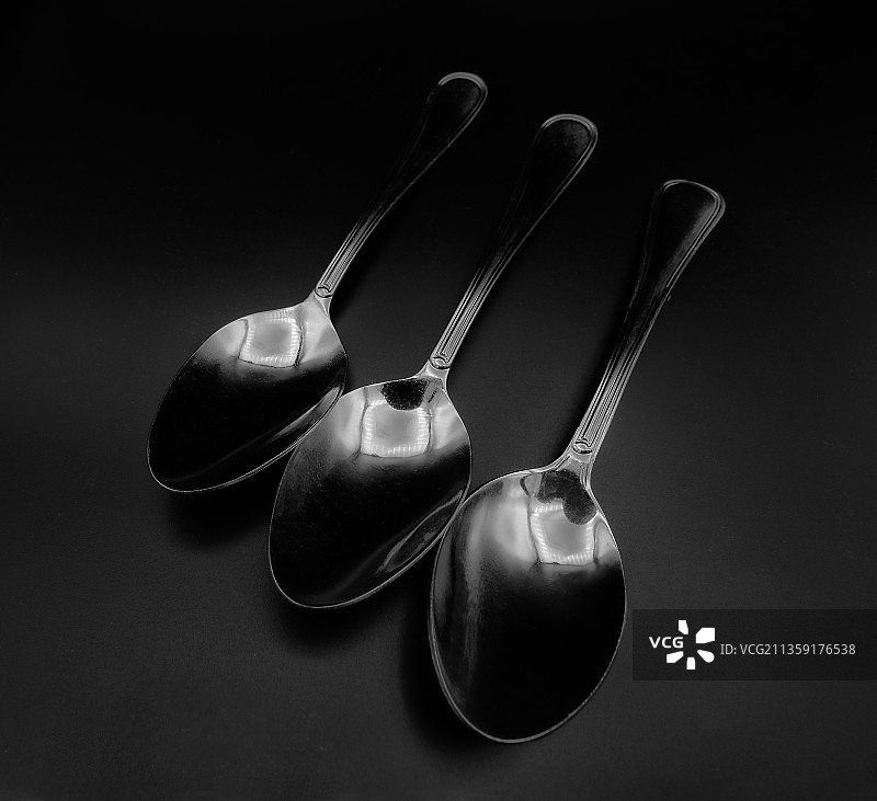 桌子上的勺子特写，加拿大图片素材