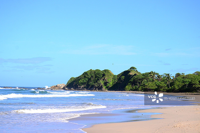 哥斯达黎加瓜纳卡斯特省吉奥内斯海滩的蓝天海滩美景图片素材