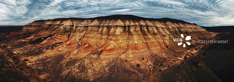 奇台魔鬼城形似布达拉宫的雅丹图片素材