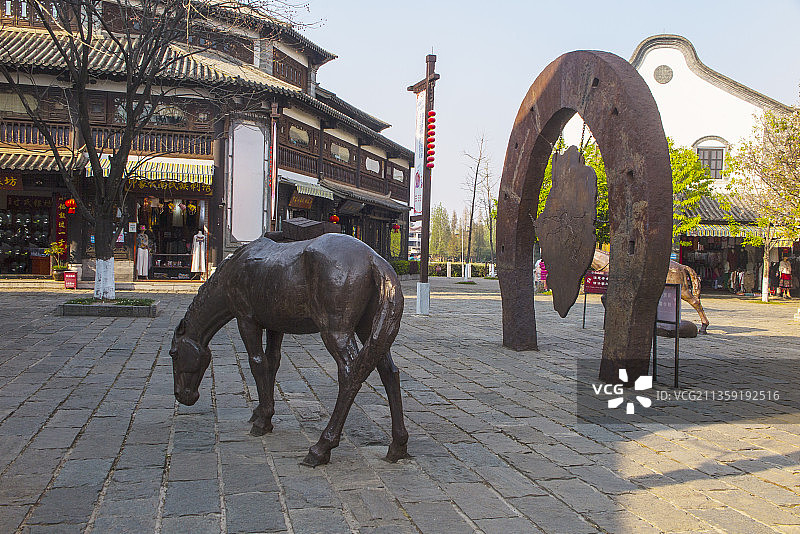 中国云南昆明市滇池畔的云南民族村图片素材