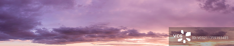 日落时分壮丽天空的全景图片素材