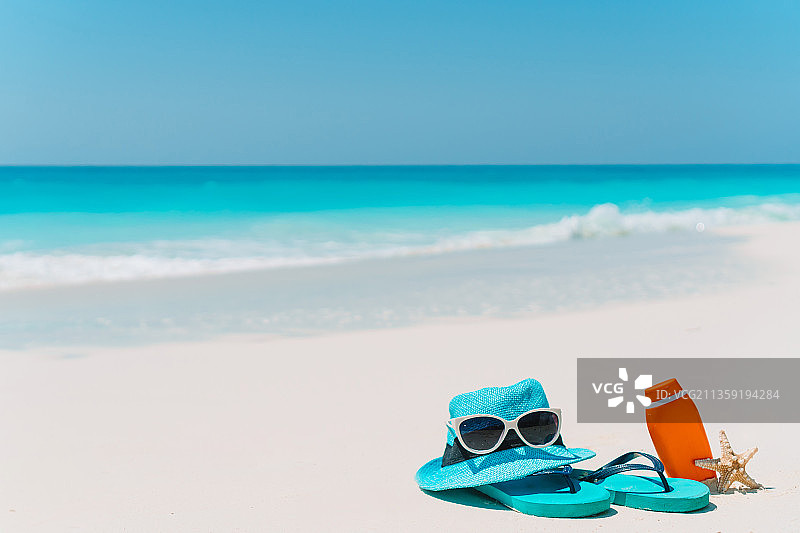 海滩人字拖特写图片素材