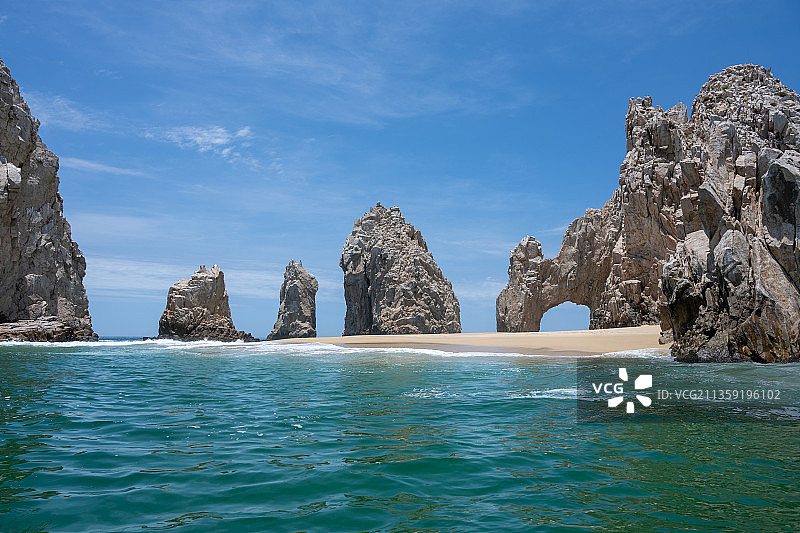 墨西哥埃尔科海中岩石全景图片素材