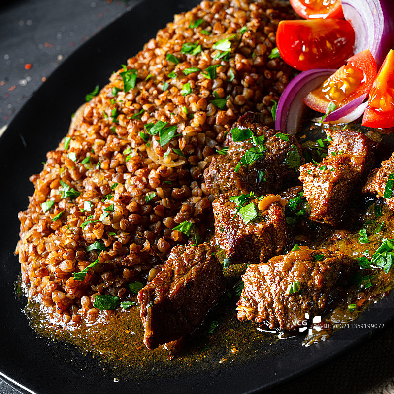 盘中食物的高角度视图图片素材