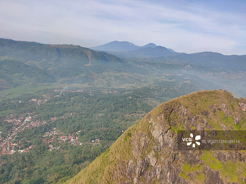 在天空衬托下的风景图片素材