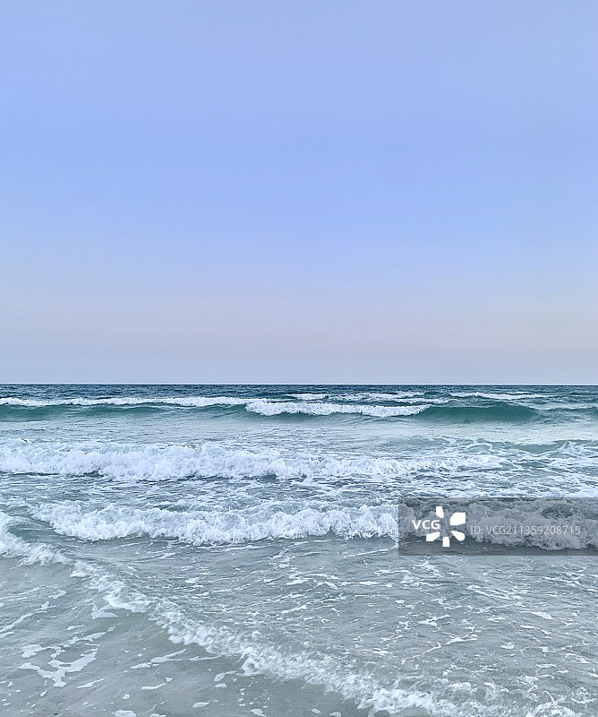 美国佛罗里达州沃尔顿海滩的晴空海景图片素材