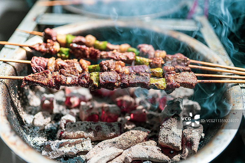 烧烤羊肉串图片素材