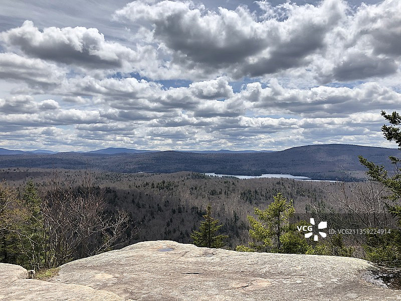 在天空衬托下的风景图片素材