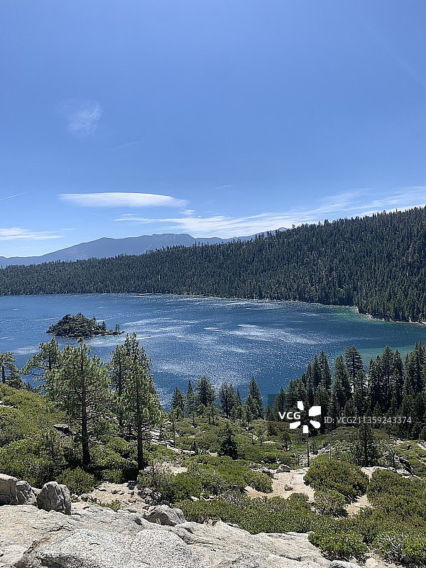 美国加利福尼亚州翡翠湾的湖光山色图片素材