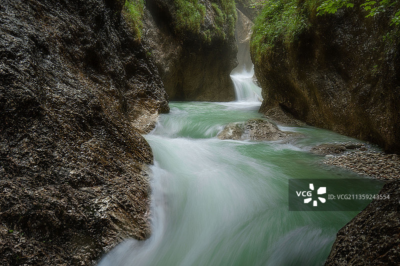 德国马克特舍伦贝格森林瀑布风景图片素材