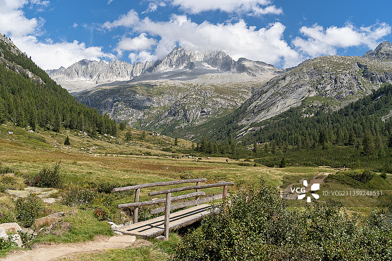 意大利特伦托达奥内山景图片素材