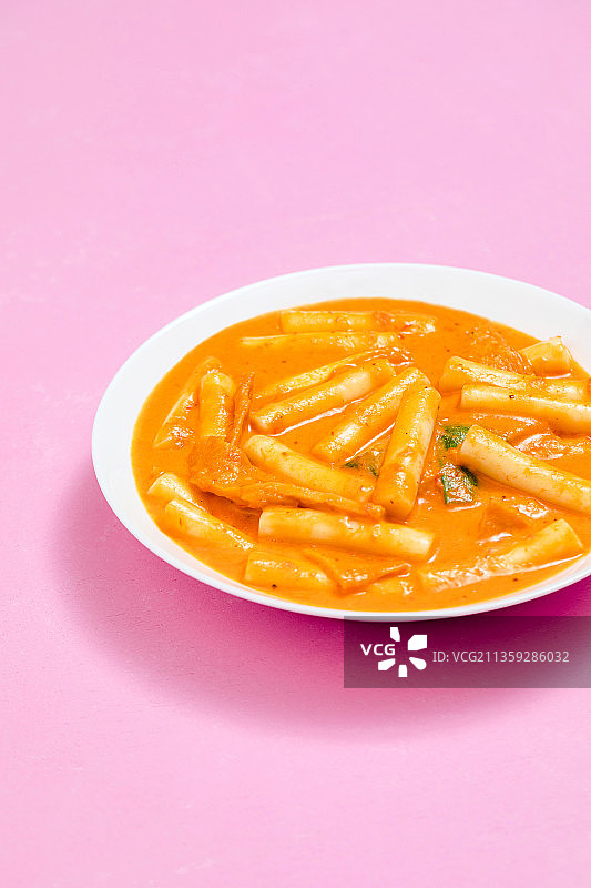 美食小吃韩国料理：奶油辣炒年糕图片素材