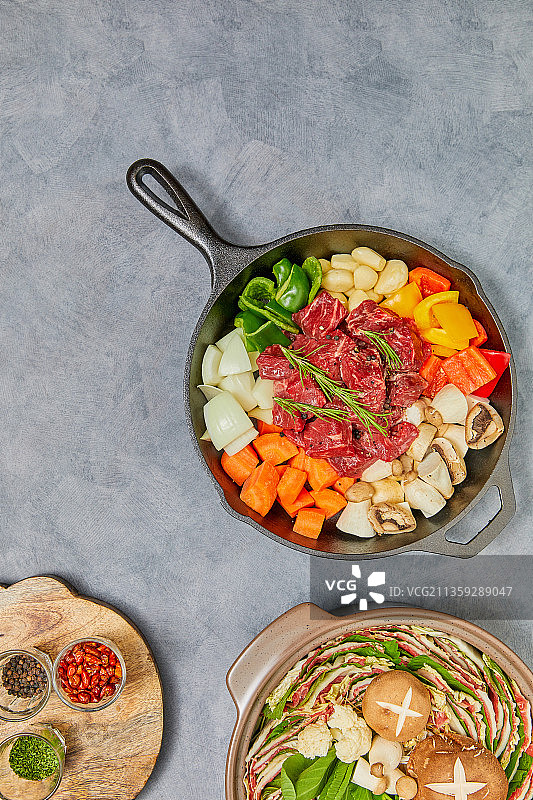 千层涮涮锅，涮涮锅，食物，料理包，烹饪，食材，切碎牛排图片素材