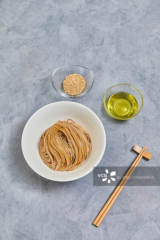 荞麦面套餐：紫苏油、食材、方便食品图片素材