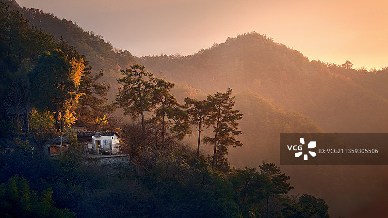 姬公尖山里人家图片素材