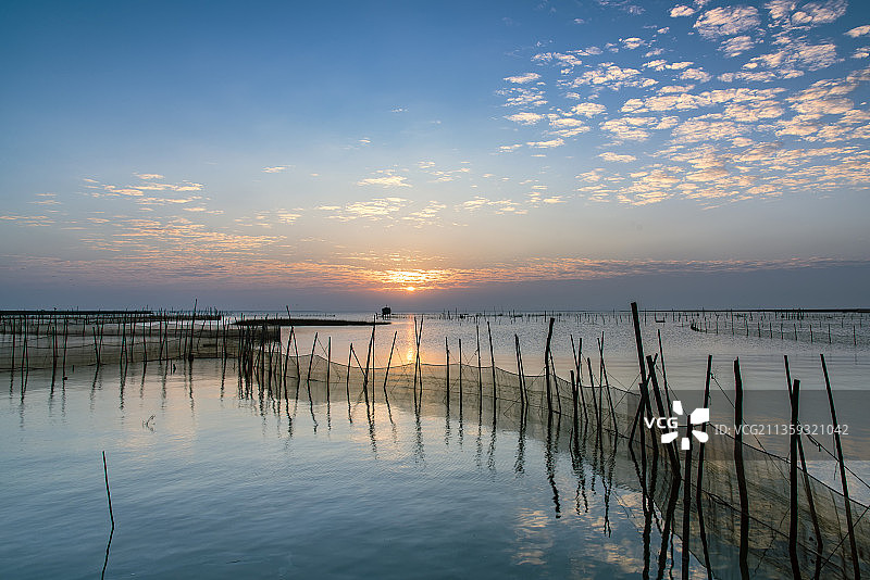 海滨风光美丽天空倒影图片素材