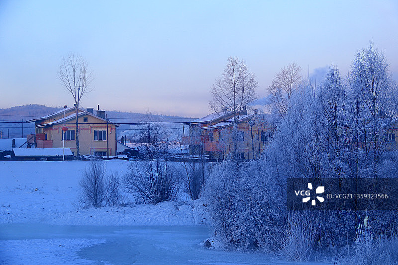 大兴安岭冬季林场小镇人家楼房图片素材