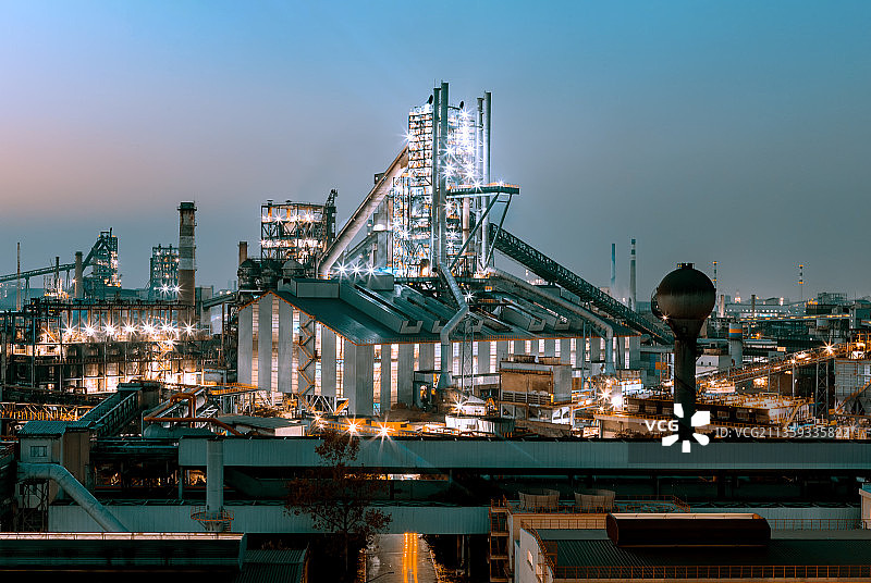 钢铁厂炼铁高炉图片素材