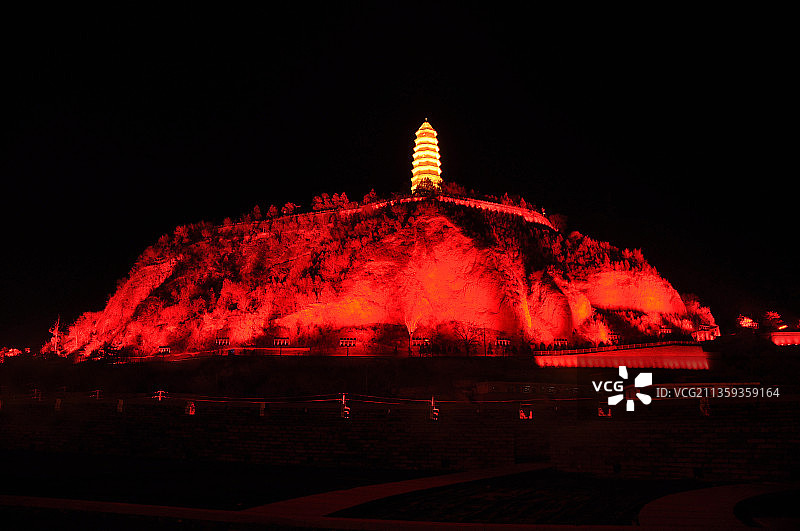 延安宝塔山中国红喜庆夜景图片素材