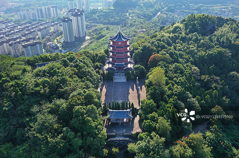 四川省南充市西山风景区开汉楼和顺庆区城市风景航拍图片素材