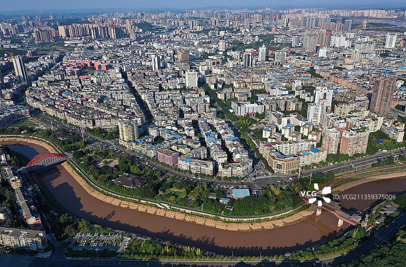 四川省南充市西山风景区开汉楼和顺庆区城市风景航拍图片素材