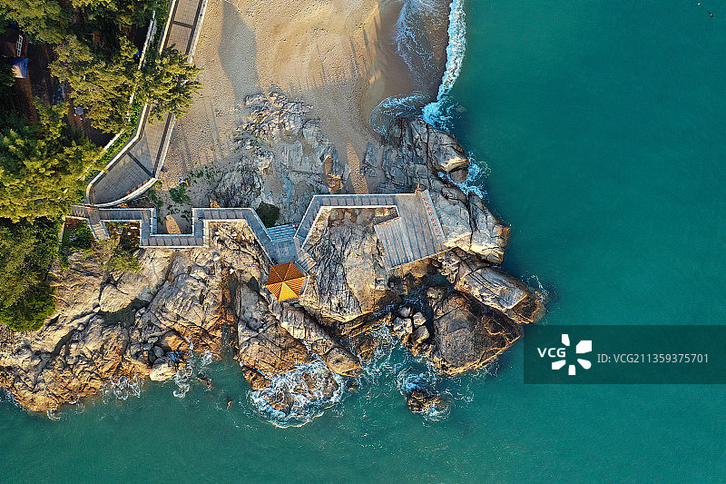 广东省深圳市大鹏新区沙鱼涌沙滩航拍图片素材