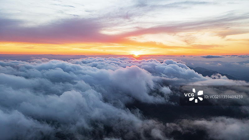大明山顶航拍云海晚霞图片素材