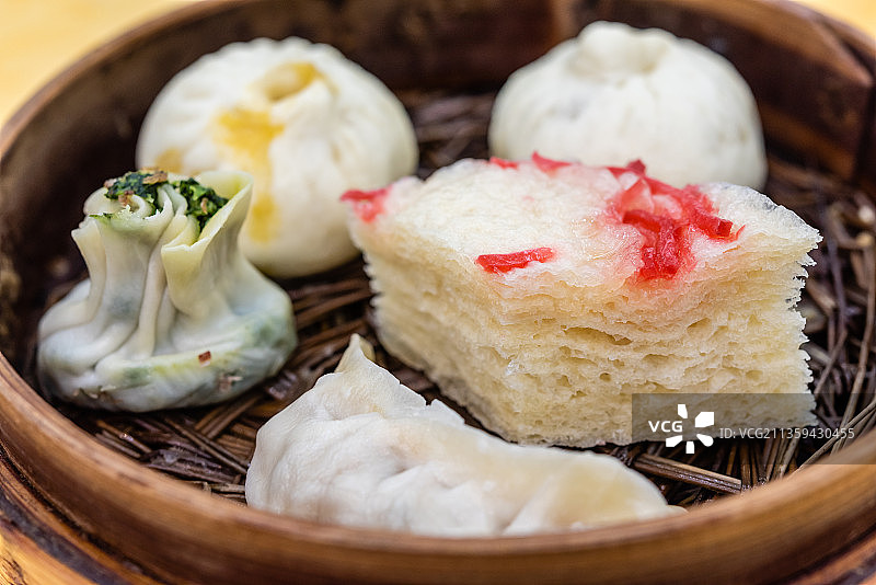 江苏扬州的传统著名小吃千层油糕图片素材