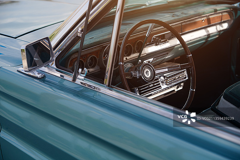 美国佛罗里达州老爷车的前部和驾驶座。编辑图片图片素材