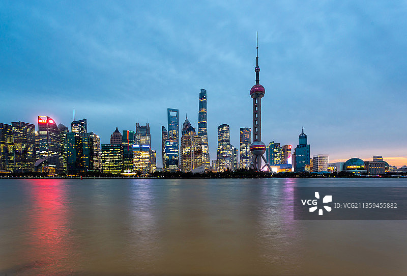 上海浦东陆家嘴夜景风光图片素材