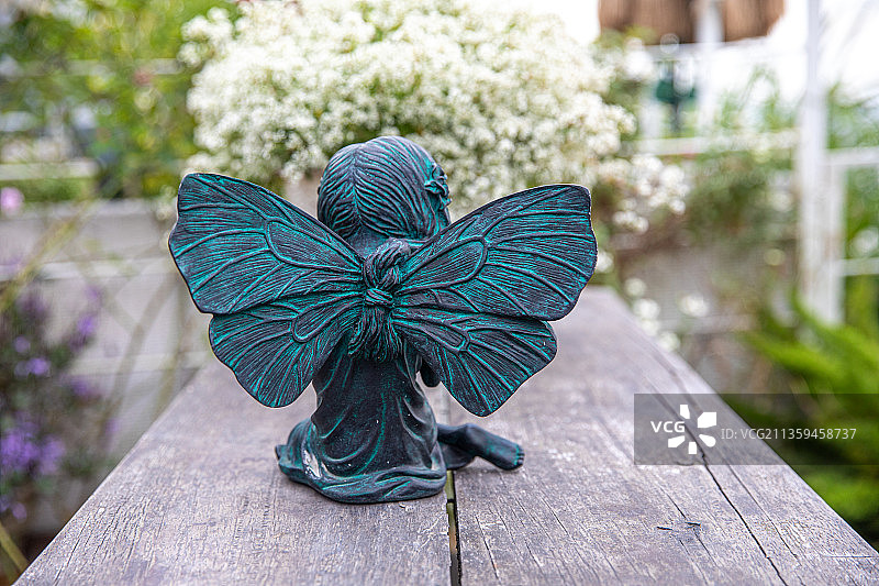 民宿花园天使图片素材