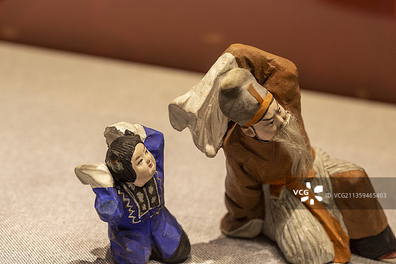 天津民俗：泥人张彩塑——张玉亭制彩塑三娘教子（天津博物馆藏）图片素材