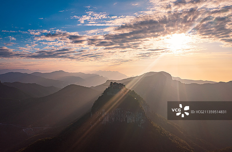 航拍云台山茱萸峰日出图片素材