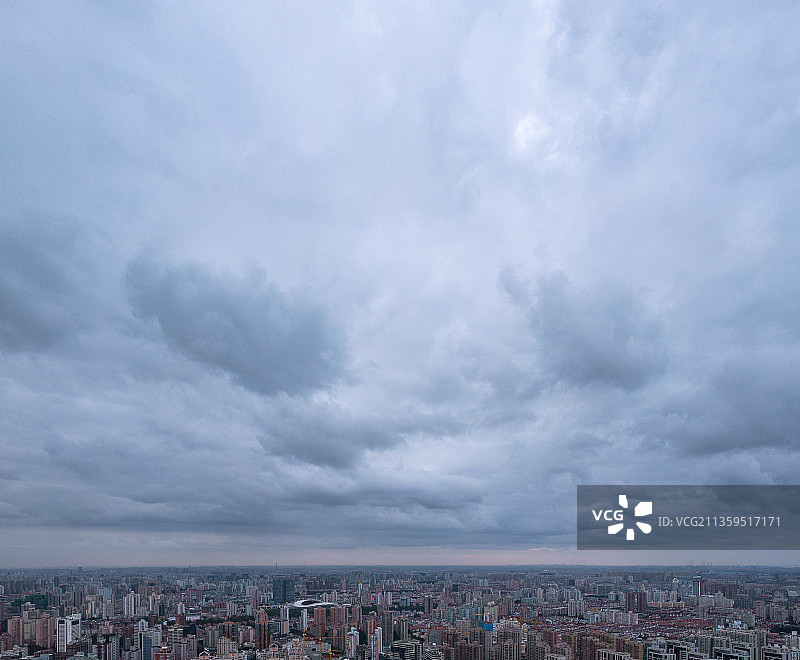 上海市虹口区虹口足球场多云航拍全景图片素材
