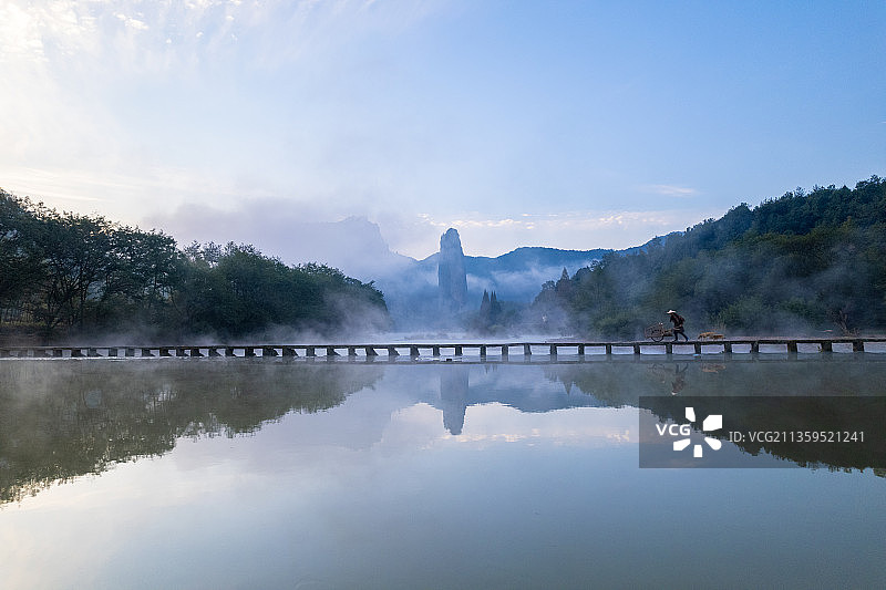 航拍丽水缙云仙都鼎湖峰景区图片素材