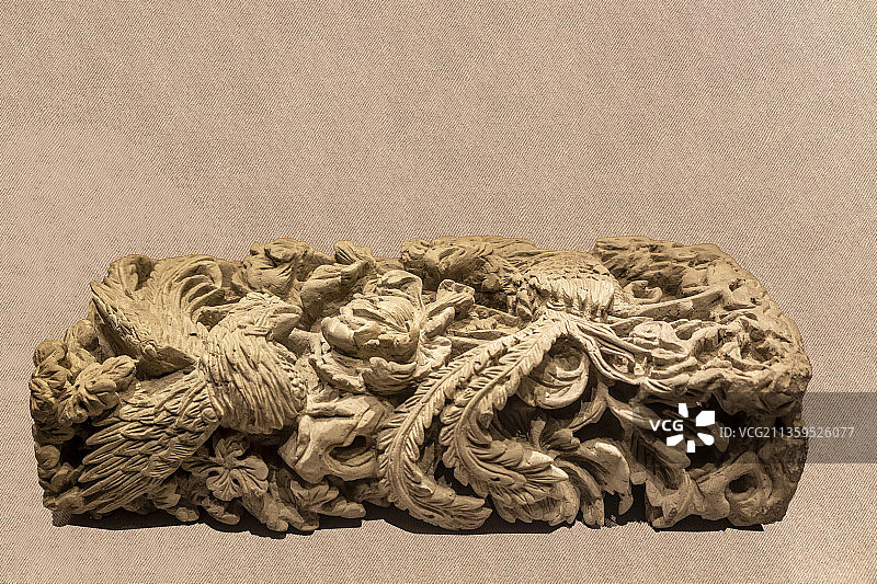 天津民俗：刘凤鸣制砖雕凤戏牡丹（天津博物馆藏）图片素材