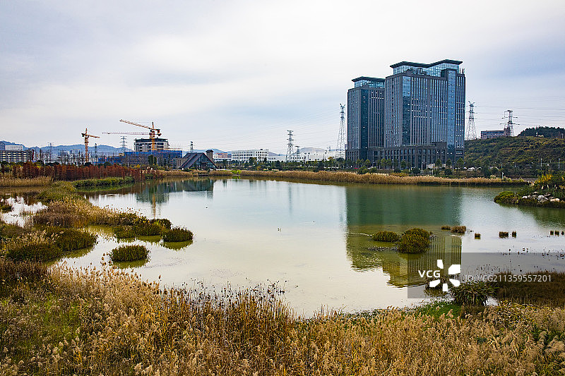 中国贵州贵阳市白云区太阳湖滨湖公园.图片素材