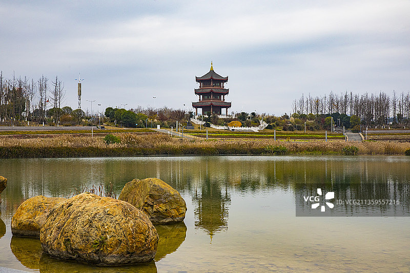 中国贵州贵阳市白云区太阳湖滨湖公园.图片素材
