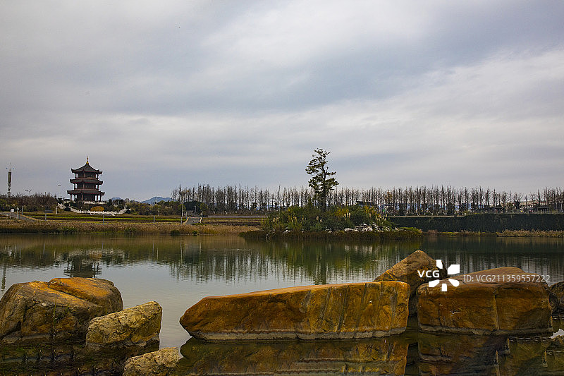 中国贵州贵阳市白云区太阳湖滨湖公园.图片素材
