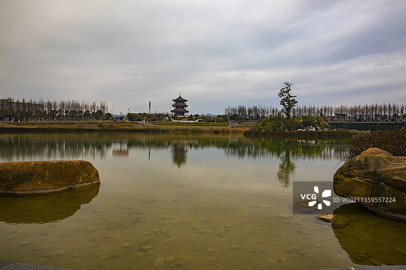 中国贵州贵阳市白云区太阳湖滨湖公园.图片素材