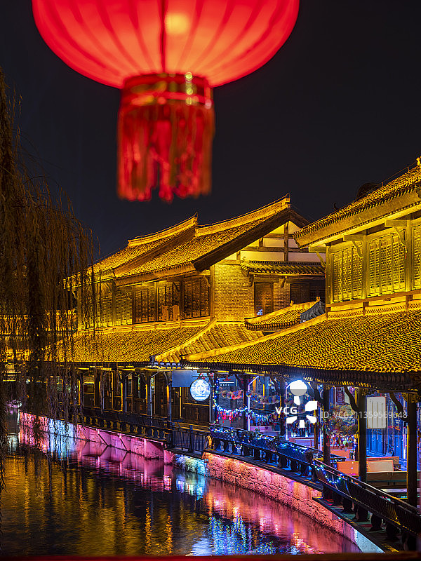 山东省枣庄台儿庄古城夜景图片素材