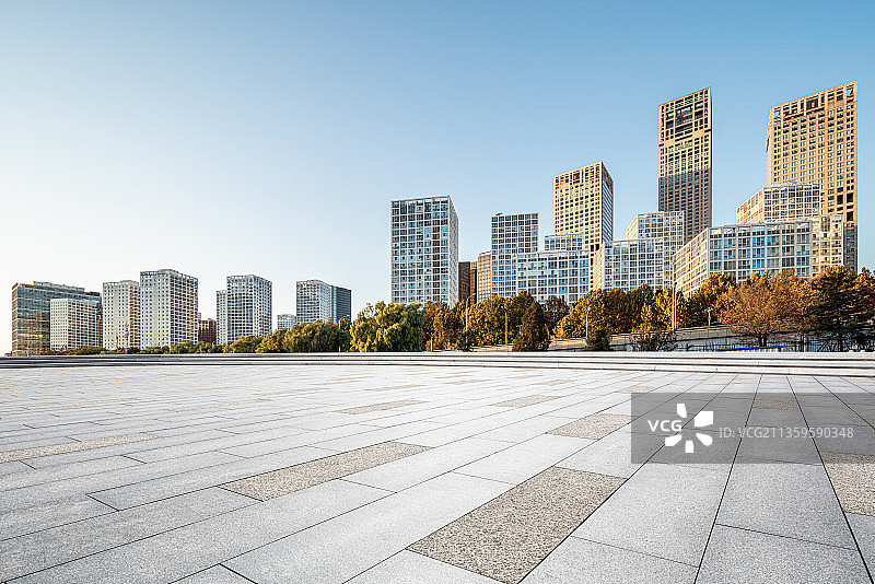城市现代建筑与广场砖地地面图片素材