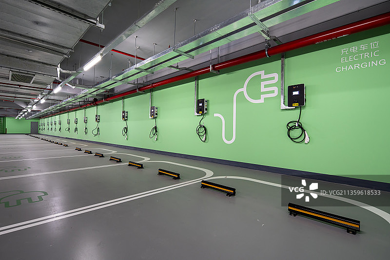 配充桩的地下室车位图片素材