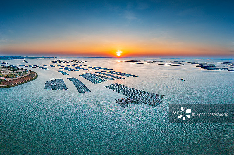 夕阳下的钦州茅尾海画景图片素材