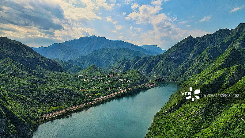 航拍北京门头沟落坡岭水库图片素材