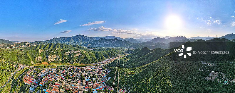 航拍北京门头沟谷山村全景图片素材