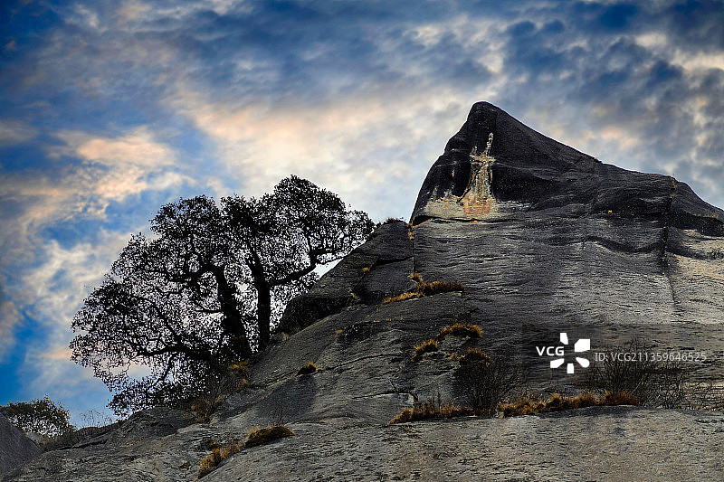 西藏林芝卡定沟风光图片素材