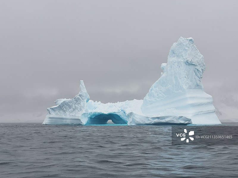 Blue Ice in nature, Antarctica图片素材