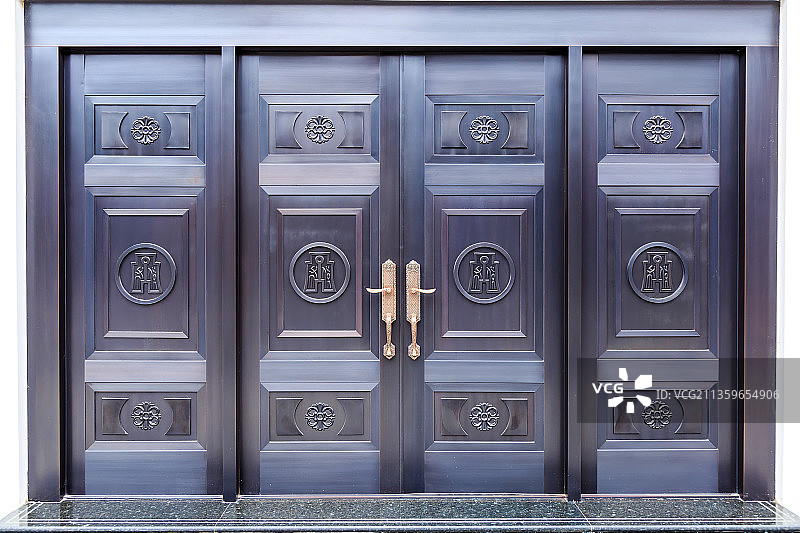 上海外滩欧式铜门特写图片素材