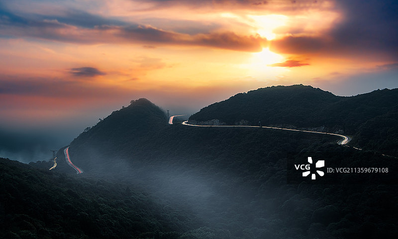 邵阳城步南山牧场丫口·晨雾图片素材